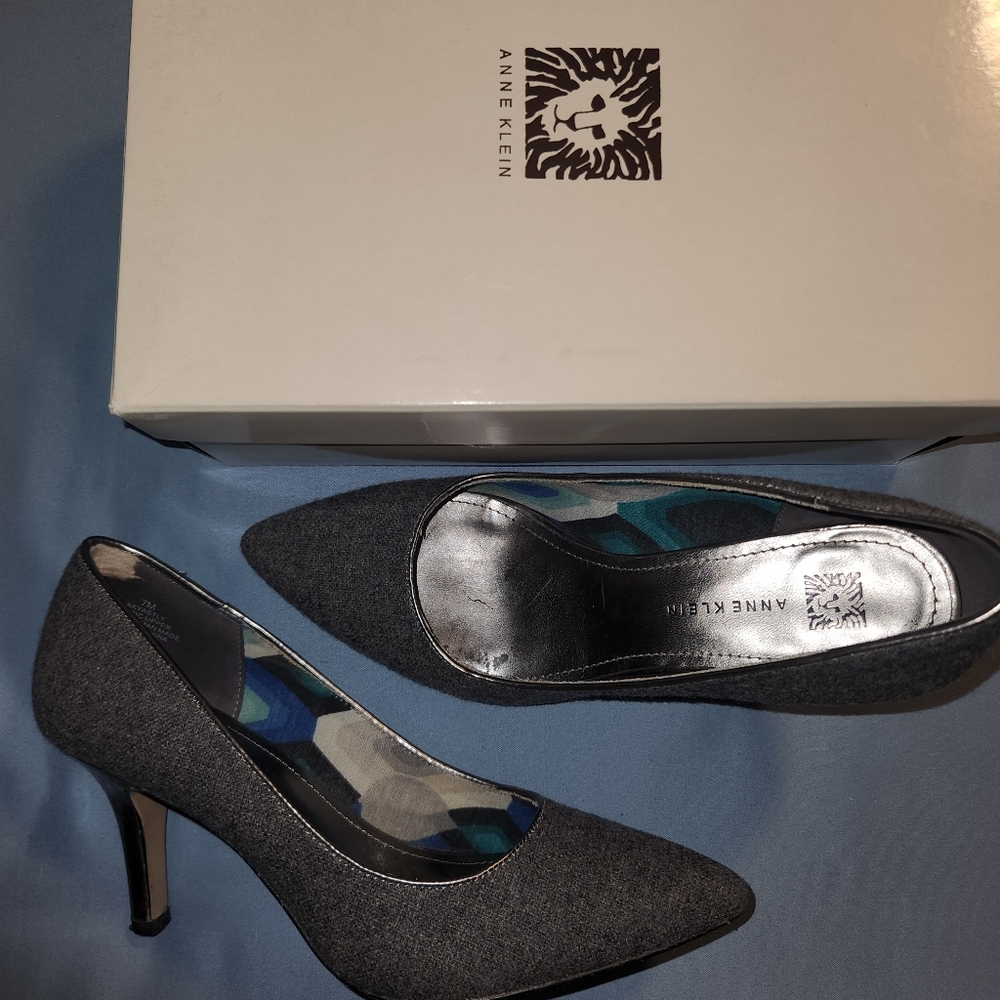 Size 7 gray heels